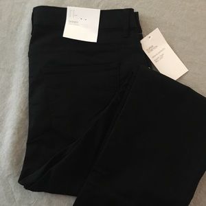 NWT H&M size 16 Super Stretch jeans in black
